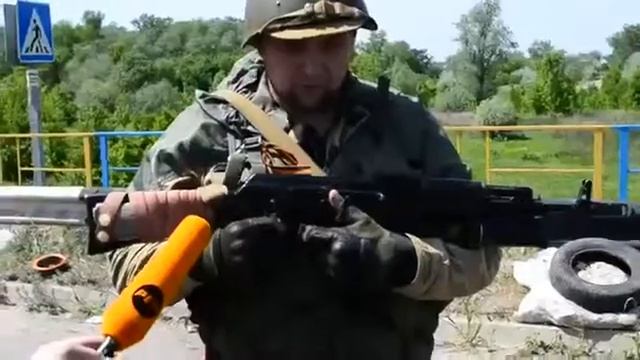 Интервью бойца самообороны данное на территории блокпоста Краматорск Луганск Славянск Мариуполь смотреть онлайн