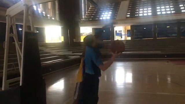 White Mamba vs Baby Mamba one on one with Humphery Gabriel The Atomic Bomb смотреть онлайн