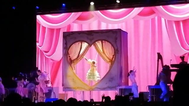 Show and Tell | Melanie Martinez Prague K12tour смотреть онлайн