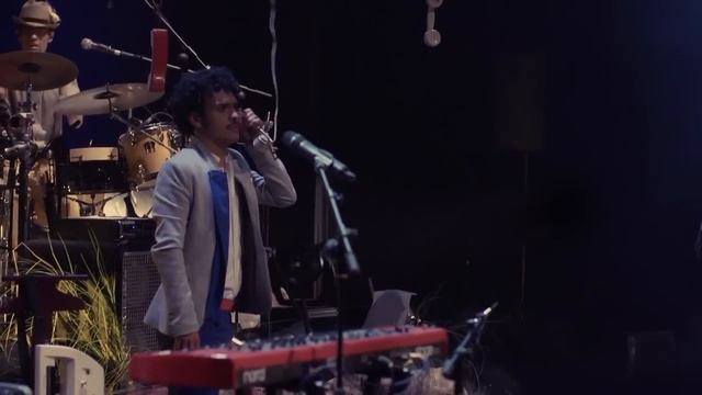 Puerto Candelaria - Amor y Deudas ft. Madame Periné смотреть онлайн