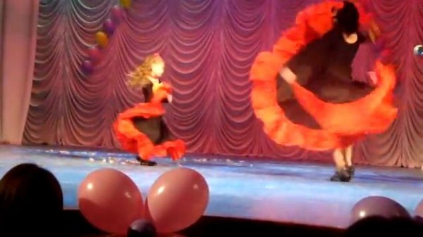 Испанский танец!!! Мамочка и дочка!!!