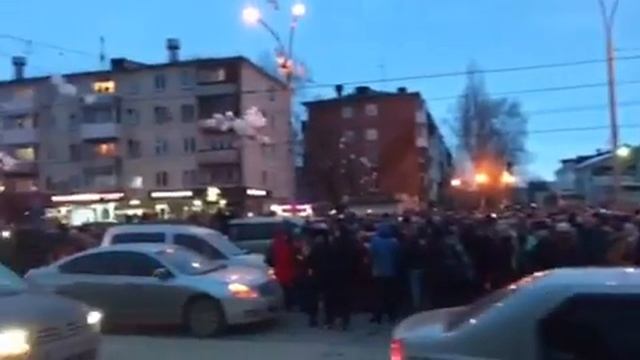 Запуск белых шаров в знак о погибших г.кемерово смотреть онлайн