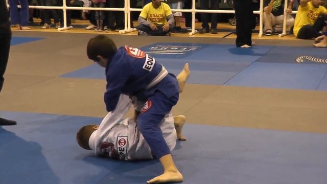Adrian Kovacs Gracie Barra INTER-School Tournament (1 Dec 2012) смотреть онлайн