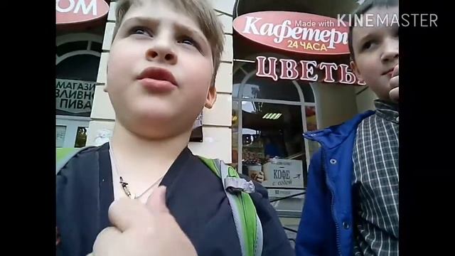 Сделали свою пиццу купили пиццу в кафе и добавили ингредиенты (основа Маргарита)