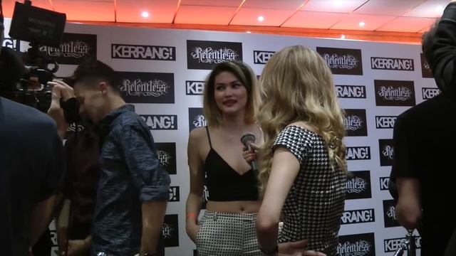 Sophie Eggleton Interviews Neon Jungle at the Kerrang! Awards 2014 смотреть онлайн
