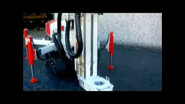 Компактная буровая установка с телескопической мачтой Ripamonti Minimek 500 смотреть онлайн