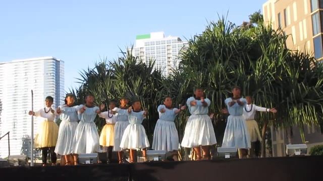 "Eia Nō Kawika" - Hālau Hiʻiakaināmakalehua смотреть онлайн