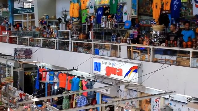 Mercado Modelo - Calle del Sol - Santiago de los Caballeros. смотреть онлайн