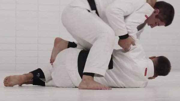 27 Finishing With The Knee On Belly