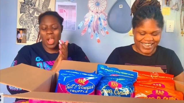 NICKI MINAJ RAP SNACKS REVIEW !! смотреть онлайн