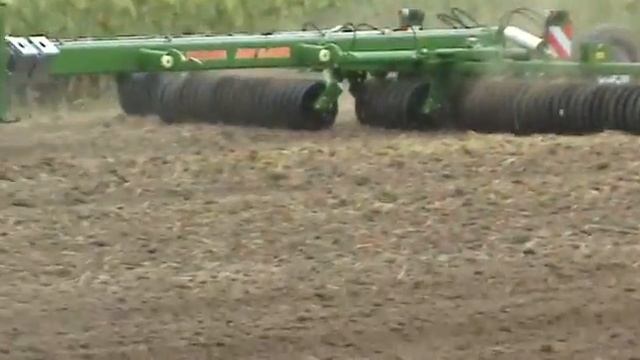 Tractor Claas Arion 630c cu tavalug Amazone AW 9400 смотреть онлайн