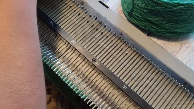 О скорости машинного вязания. что можно связать за 12 минут? а что за 6 минут? смотреть онлайн