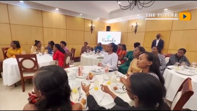 Madame Jeannette Kagame: Ntibyoroshye gusimbuka iyi myaka mugezemo, Mugomba kugira amahitamo meza смотреть онлайн