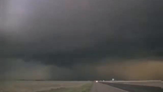 Kahoo Tu Loot Jaatee Hain (Urdu Poetry)