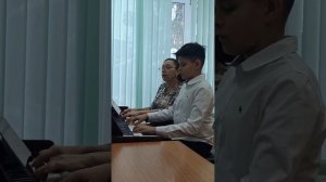 Е.Коннова Шуточные вариации на тему украинской народной песни» Веселые гуси» исп.Исаков Ярослав