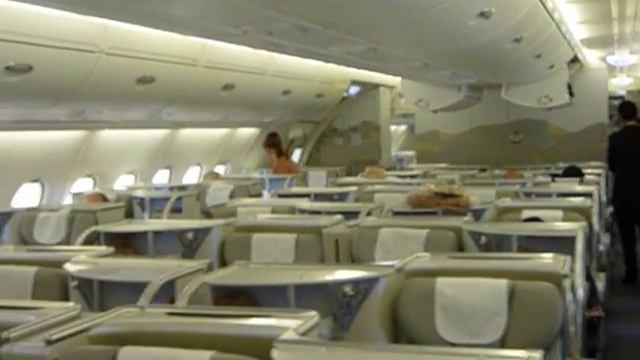 Emirates A380 Business Class смотреть онлайн