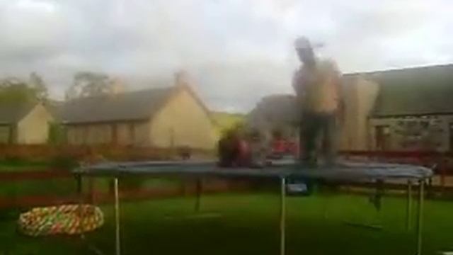Dod n Debz at it on a trampoline смотреть онлайн