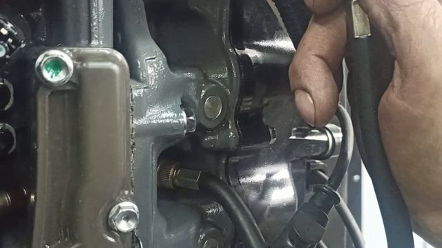 замер компрессии Honda BF50