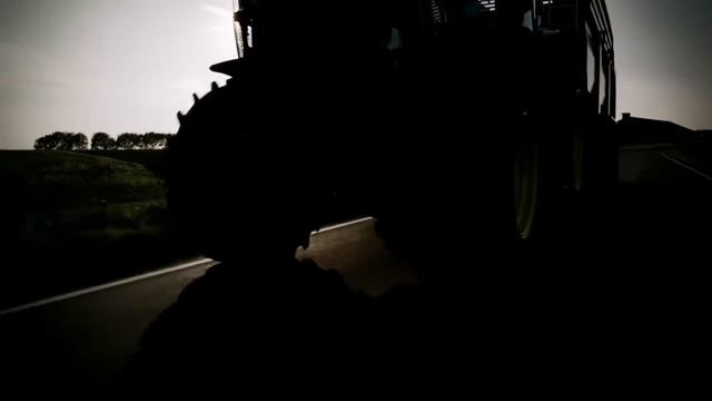 Landtech Tractor 7R от John Deere смотреть онлайн