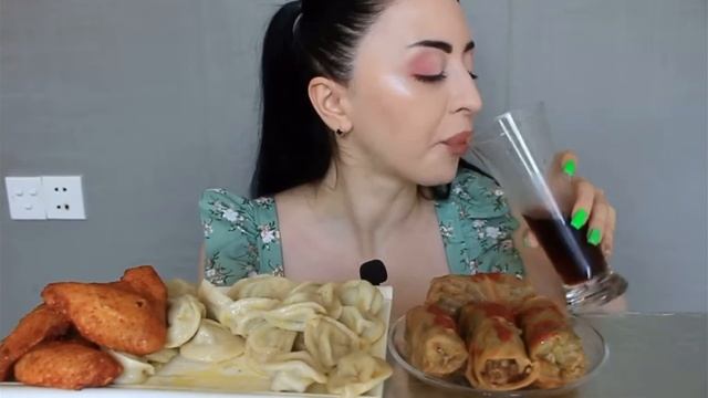 Мукбанг Айка Эмили Роллы/Мукбанг Айка Емілі/Mukbang Ayka Emily
