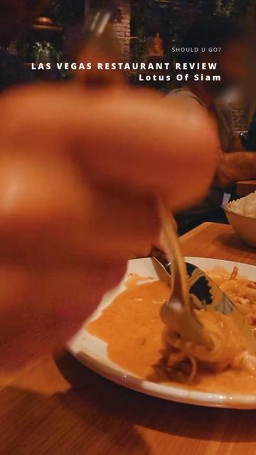 Secret Food Critic reviews Lotus Of Siam in Las Vegas. Should You Go? смотреть онлайн