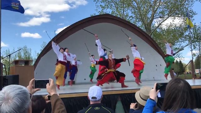 Открытие сезона в Украинском этническом селе... смотреть онлайн