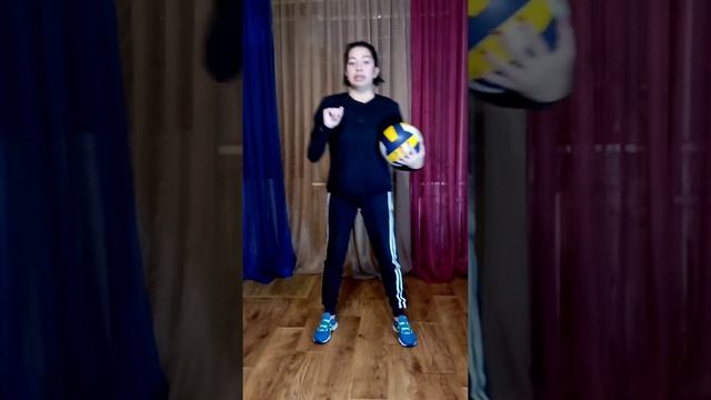 Комплекс вправ з м'ячем для учнів початкової школи.