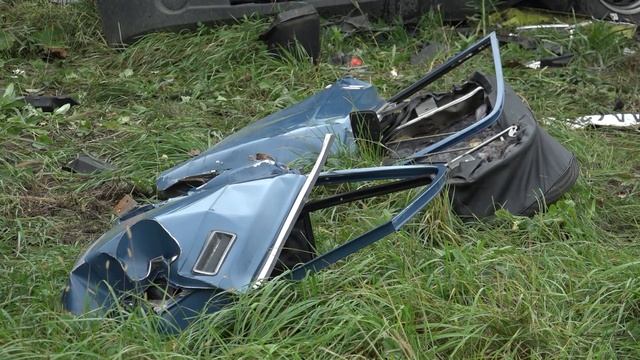 На Рівненщині внаслідок автотрощі загинуло двоє людей смотреть онлайн