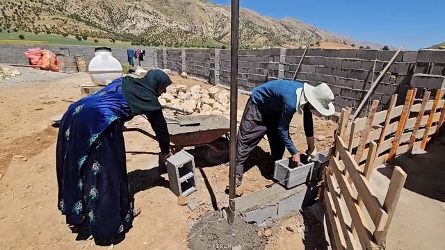 Rural Life . The Challenge Of Facing The Summer Heat In The @Peren Family ⛱️🌞