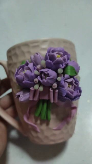Изящная кружечка для мамочки 🥰🥰🥰. Кружка с декором цветов из полимерной глины😍.