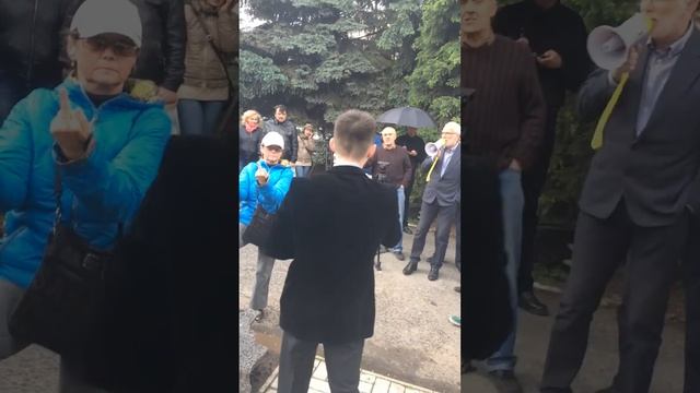 Сумы. Провокации на памятнике Быкова чиновнику смотреть онлайн