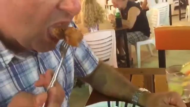 Кушаем попугая. 5. Thailand смотреть онлайн