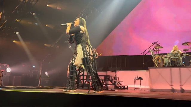 Evanescence - Lose Control / Part of Me / Never Go Back [Live @ Mediolanum Forum di Assago 10-11-22 смотреть онлайн