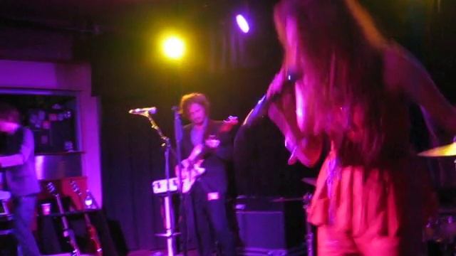 Gabriella Cilmi Cry Me A River Live In Manchester смотреть онлайн