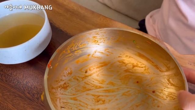 SUB)멸치육수로 국수해먹고 김치수제비 만들어 먹는 집밥 먹방브이로그,요리브이로그,Anchovy noodles,Kimchi Sujebi,Korean food,MUKBANG смотреть онлайн