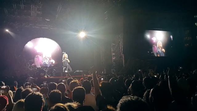 Brian May Video Camera's смотреть онлайн