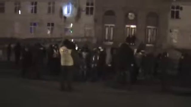 Активісти автомайдану і 'Беркут' у Черкасах смотреть онлайн