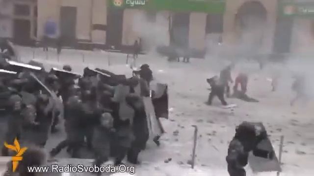 Очередная атака Беркутовцев Украина смотреть онлайн