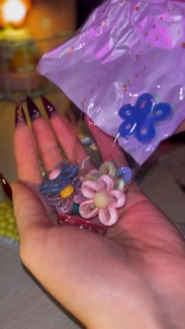 Лайк, если тоже любишь подобную мелочь) #beadsjewellery #unbox #beads #бисероплетение #сималенд смотреть онлайн
