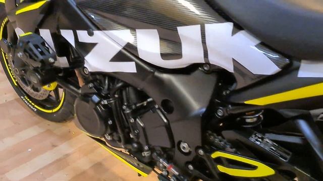 SUZUKI GSX-S 1000 NEON FLOURESCENT YELLOW EDITION 2020 смотреть онлайн