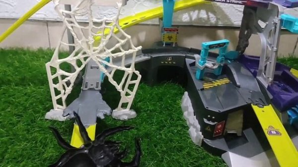 Mainan Track Mobil Metal machines SPIDER STRIKE