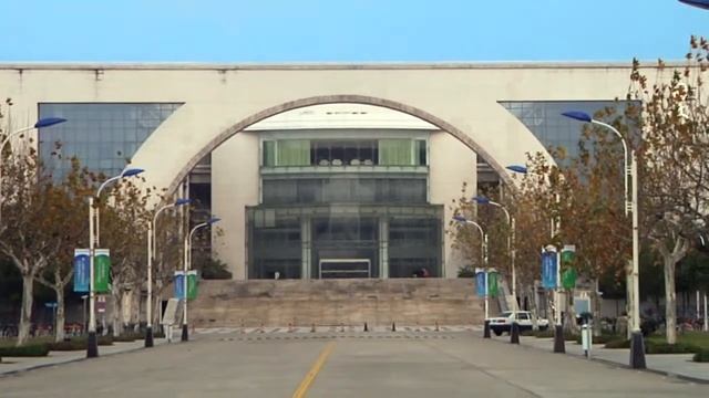 Campus Tour смотреть онлайн