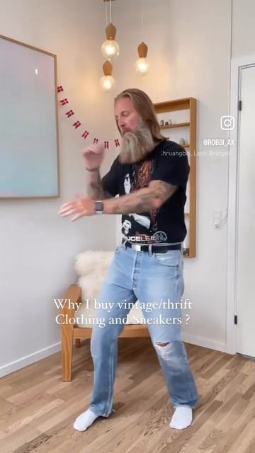 Some vintage inspo #ootd #sneakers #vintageclothing #puma #brucelee #shortsvideo #contentcreator смотреть онлайн