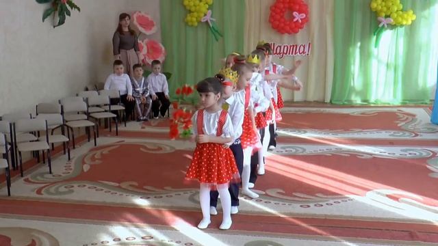 Шикарный танец на 8 марта "148 принцев" смотреть онлайн