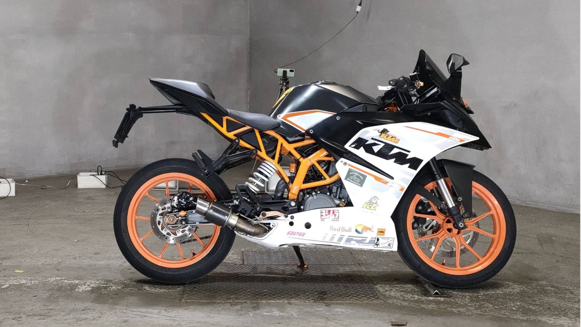 8525 - KTM RC390 - VBKJYJ403FC220204 смотреть онлайн
