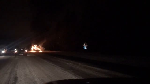 На Московском шоссе сгорела маршрутка смотреть онлайн