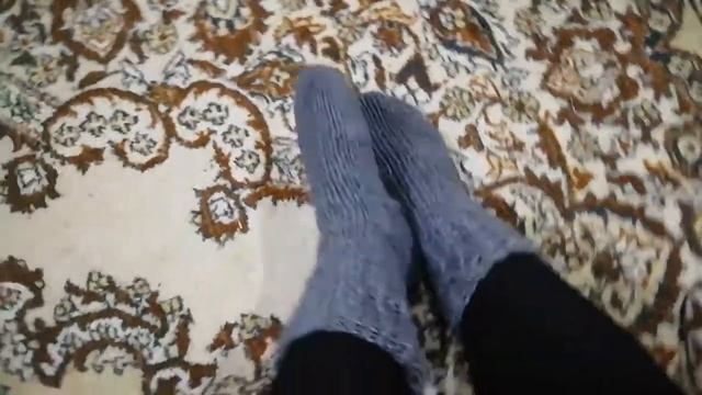 Связала носки серого цвета смотреть онлайн