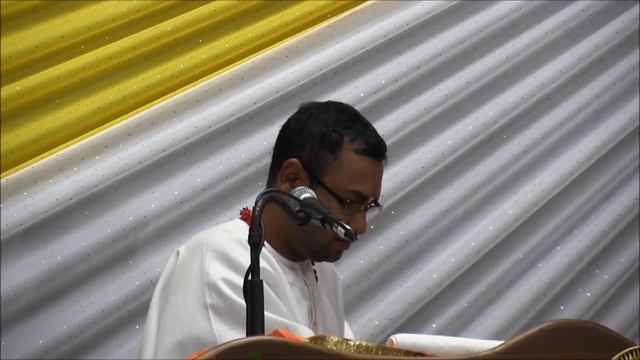 Hari Sundar Nanda Mukunda Chant ~ Pdt Abhedanand смотреть онлайн