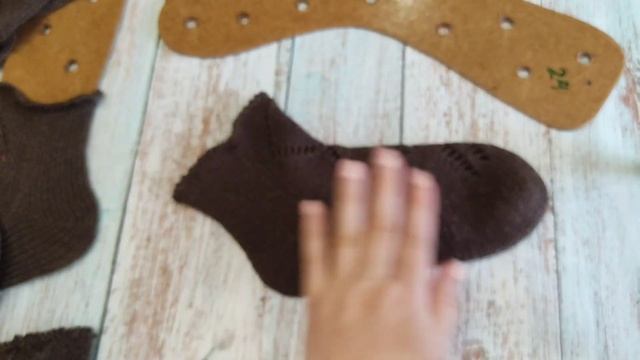 Первая парочка с Невы) вяжу носки на вязальной машине Нева 5 смотреть онлайн