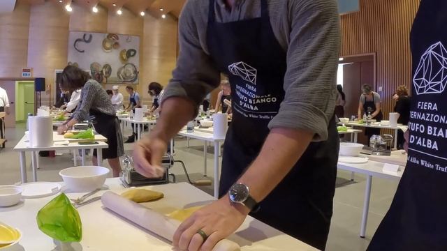 We made pasta at the White Truffle Fair in Italy!! смотреть онлайн
